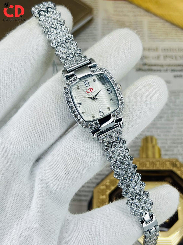 CD Collection Nugina chain watch